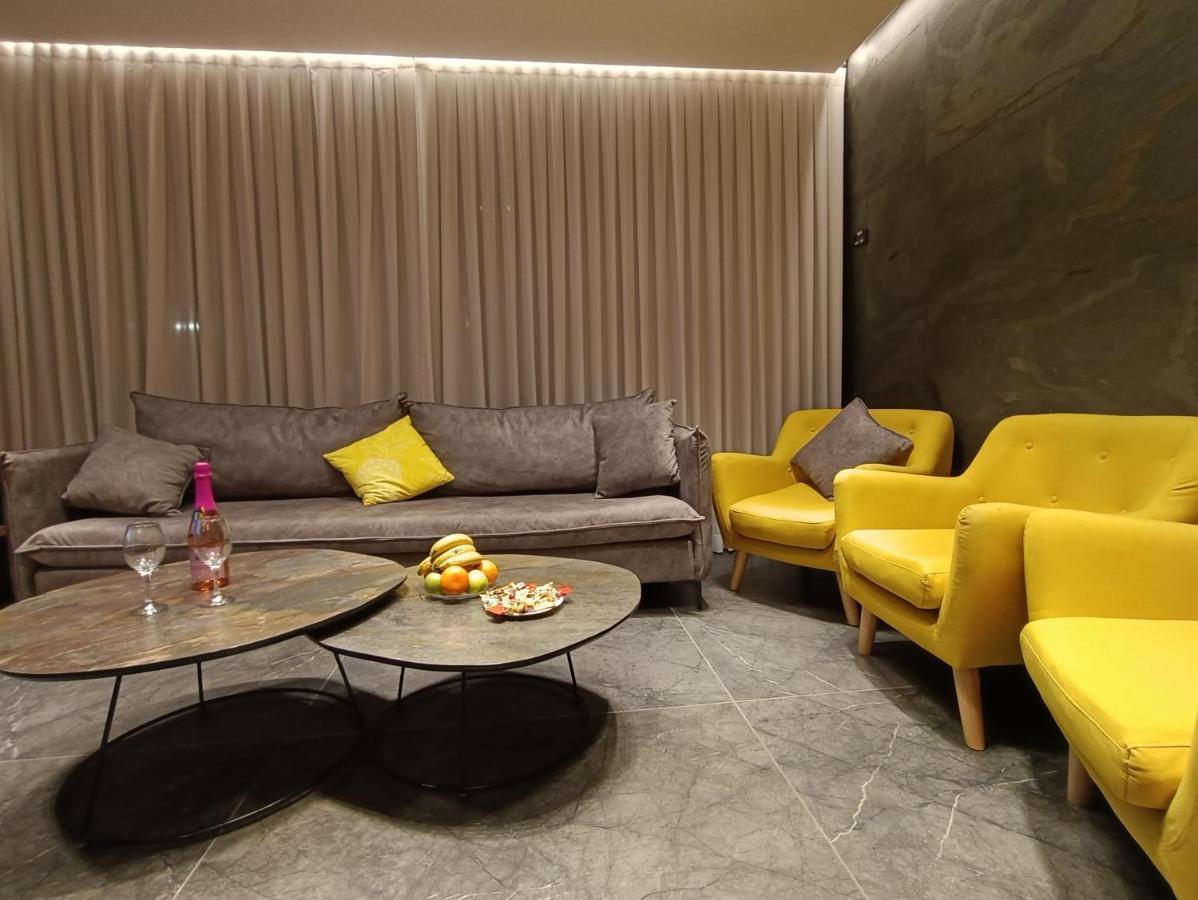 Luxury Aparment 5 Room 2 Minutes From The Beach Bat Jam Exteriér fotografie